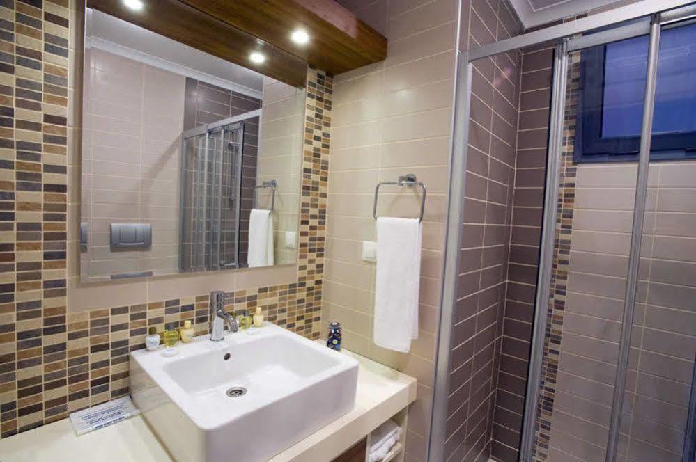 Kondo Suites Cesme Bagian luar foto
